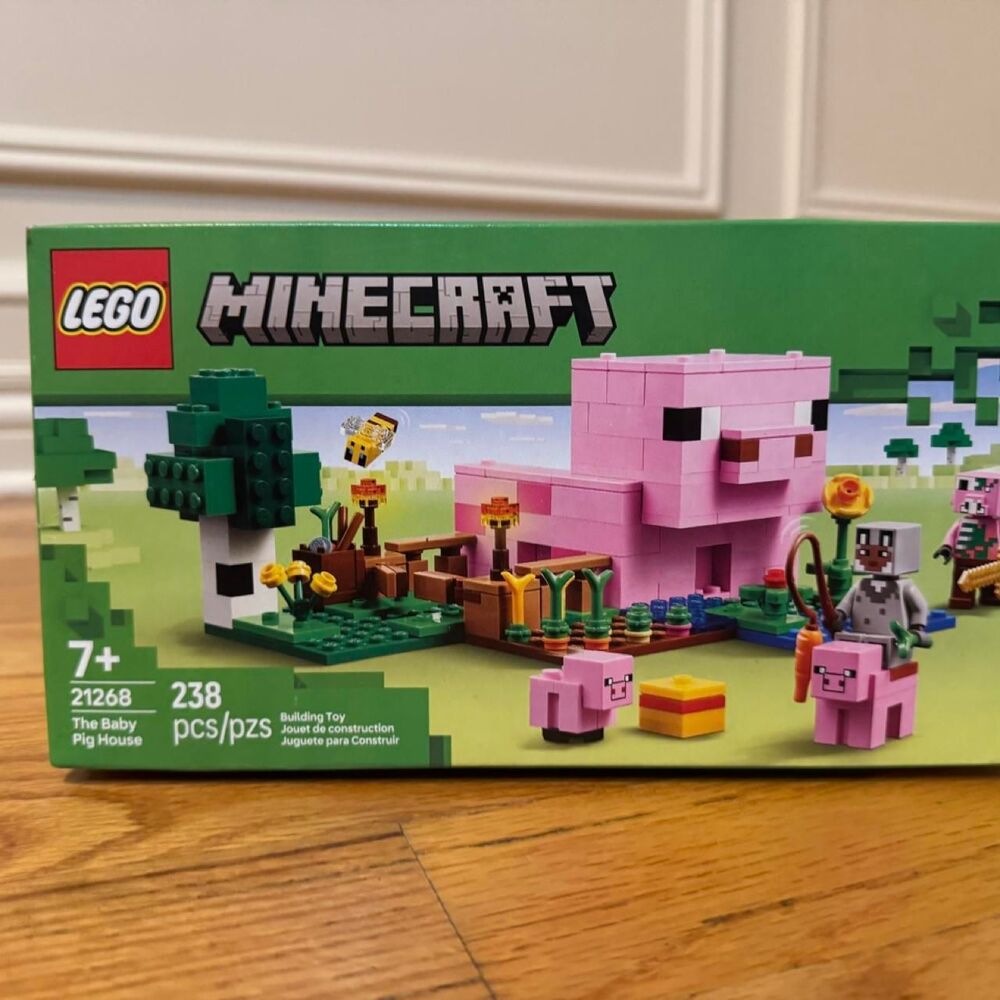 LEGO Minecraft The Baby Pig House 21268